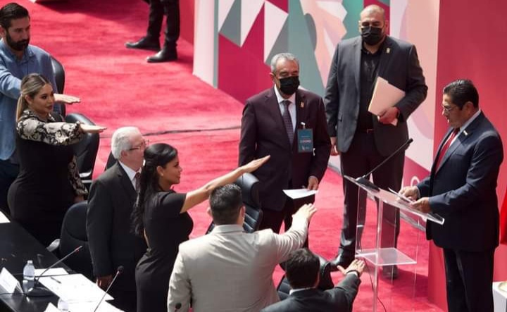 Toma protesta Montserrat Caballero como alcaldesa de Tijuana