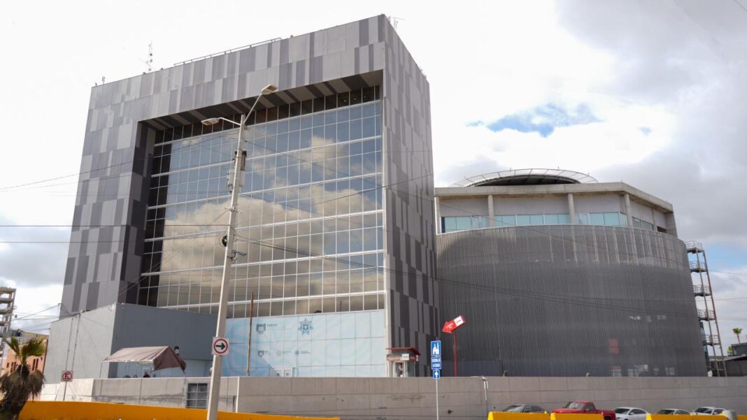 Suspenden a dos policías acusados de extorsión en Tijuana