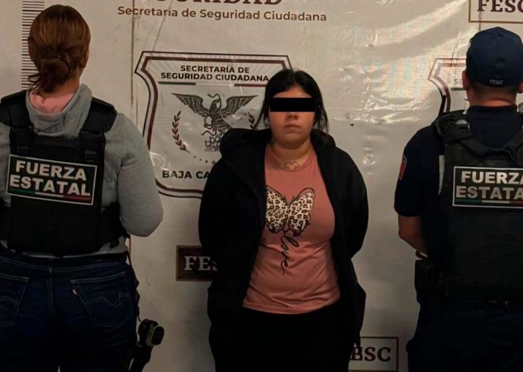 Arrestan en BC a mujer acusada de tráfico de migrantes en Texas