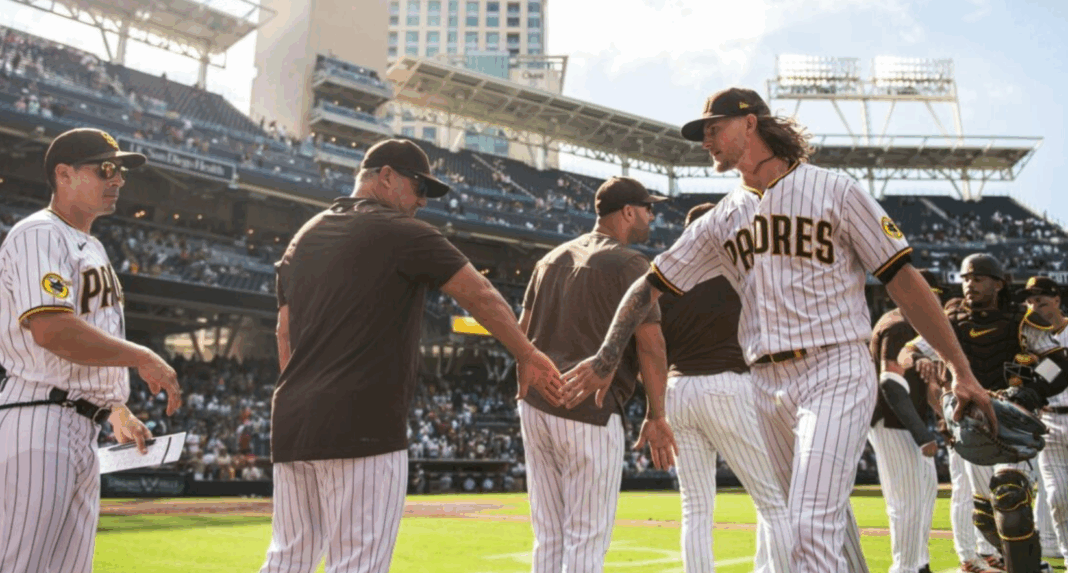 Padres barren a Rockies en la serie