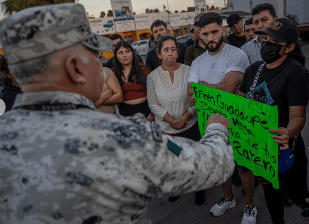 Bloquean comerciantes Aduana de Otay; denuncian extorsiones de la ANA