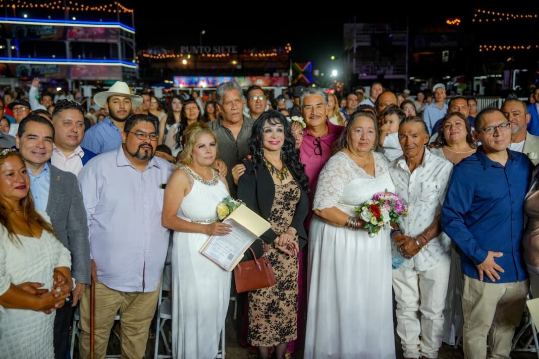 Norma Bustamante encabeza Unión Civil de 154 parejas en Fiestas del Sol