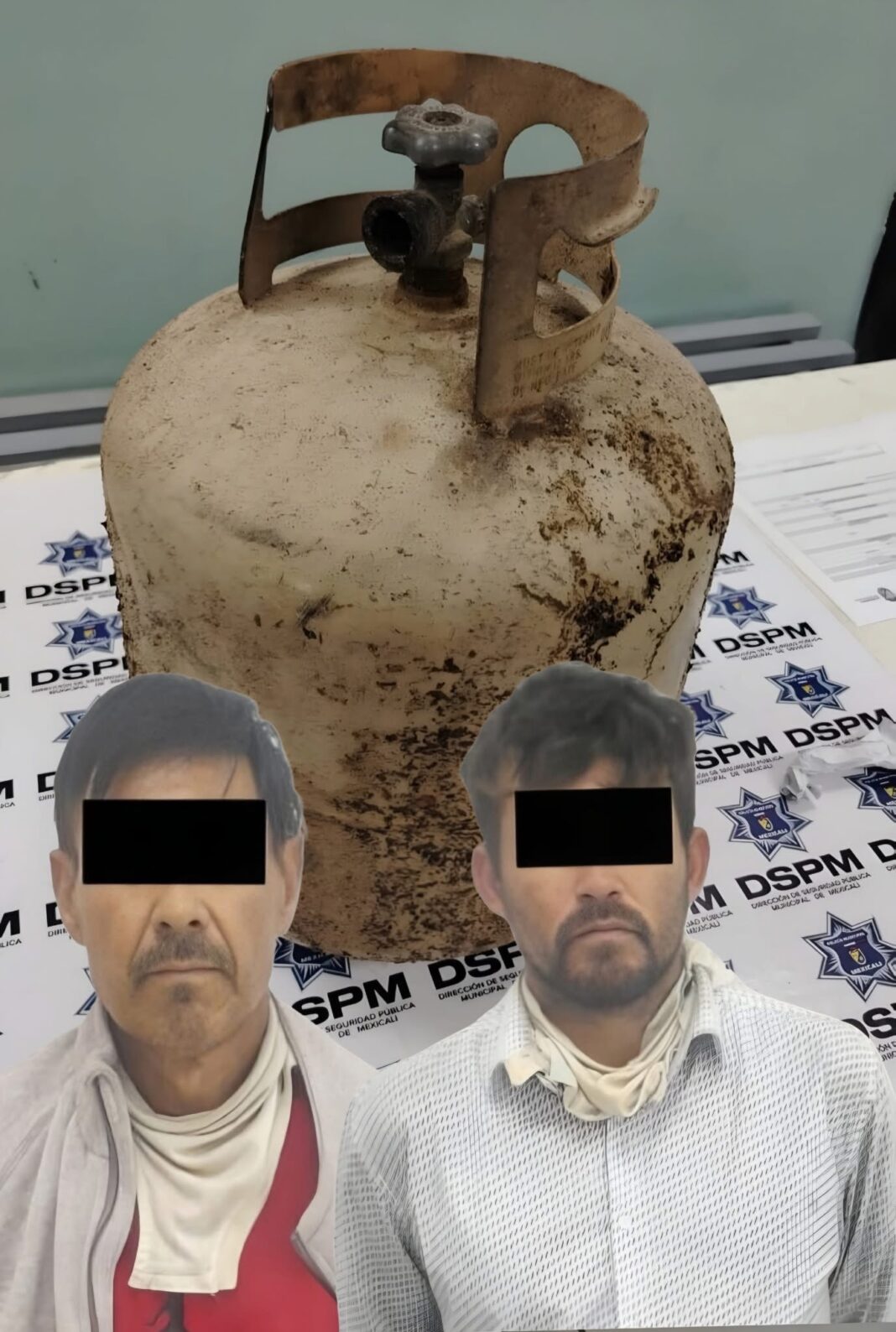 Arrestan a hombres que lanzaron tanque de gas encendido contra manifestantes