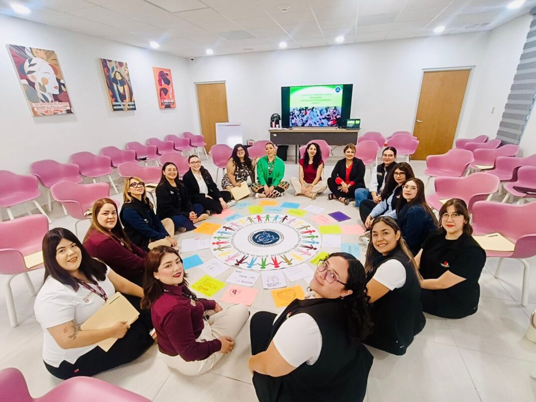 Imparte FGE talleres a personal del Centro de Justicia para Mujeres