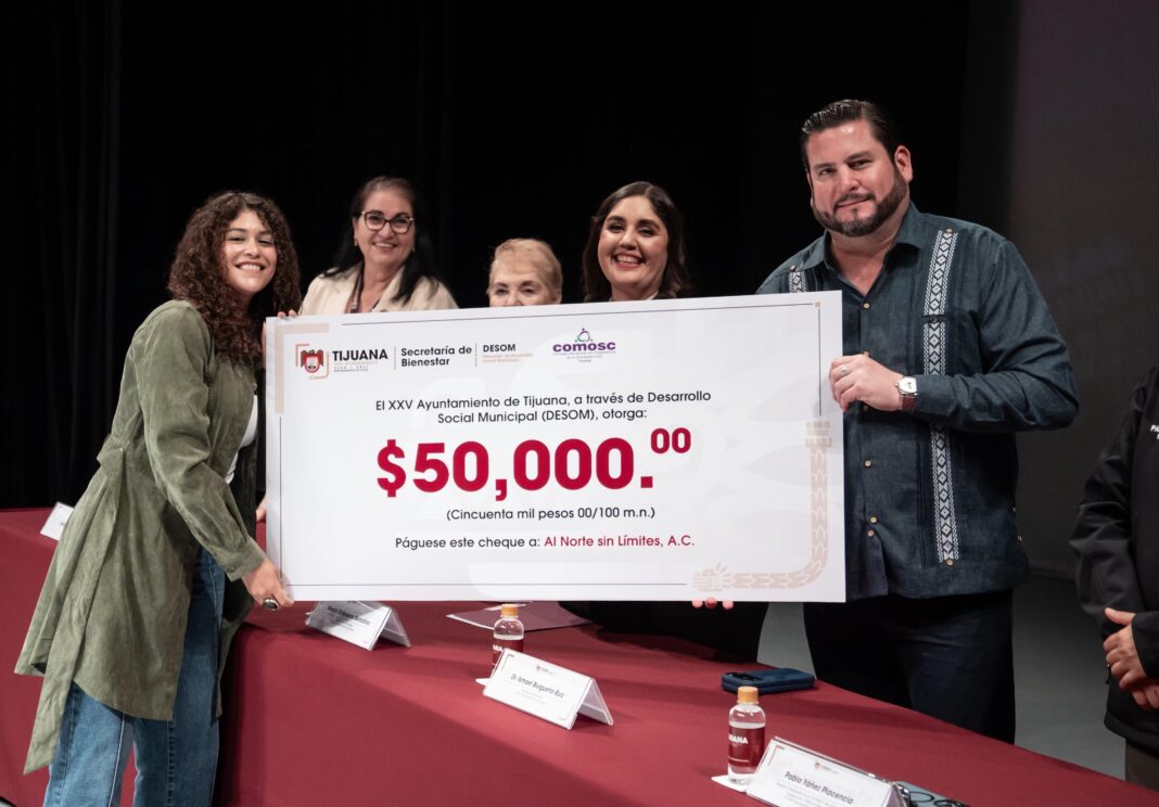 Otorga Ismael Burgueño apoyos económicos a 90 Organismos de la Sociedad Civil