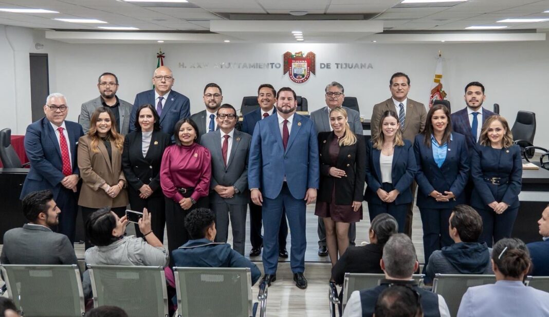 Presenta Ismael Burgueño primer Informe de Gobierno ante Cabildo de Tijuana