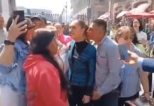 Presidenta Sheinbaum sufre acoso durante recorrido en el Centro Histórico