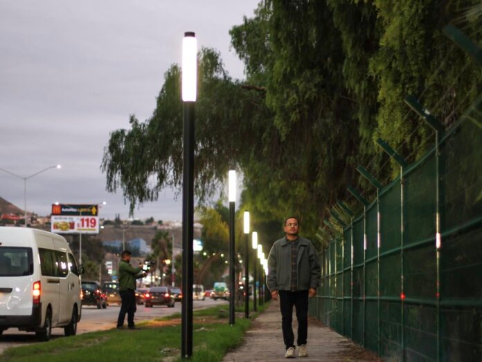 4f5d353b-5c3e-4c03-a1b1-e37baada8075