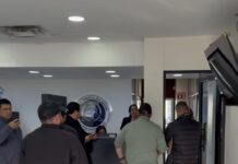 “El Chikilín” de la Patrulla Espiritual encara a policías acusados de robo en la FGE