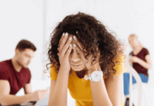 Más que flojera: la realidad detrás de los jóvenes que no estudian ni trabajan