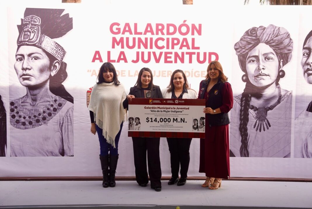 Reconoce Norma Bustamante el talento y compromiso de jóvenes con Galardón Municipal