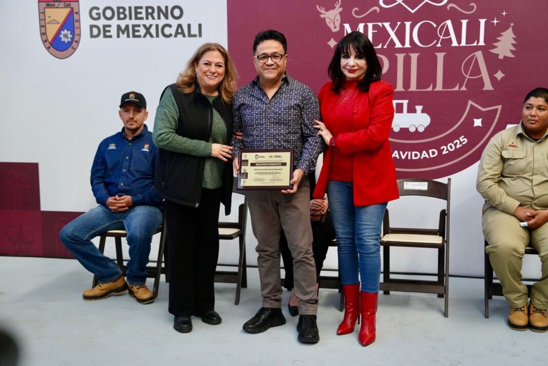 Norma Bustamante premia desempeño de trabajadores del ayuntamiento de Mexicali