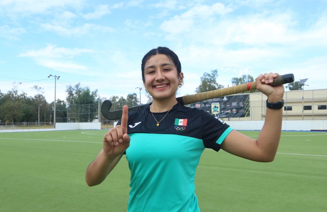 Va Valeria Espinoza por lugar a “CENTROS”