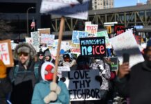 Protesta nacional en EEUU exige poner fin a brutalidad del ICE en redadas antimigrantes