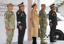 Gobernadora atestigua relevo de mandos militares y refrenda coordinación por la seguridad en BC