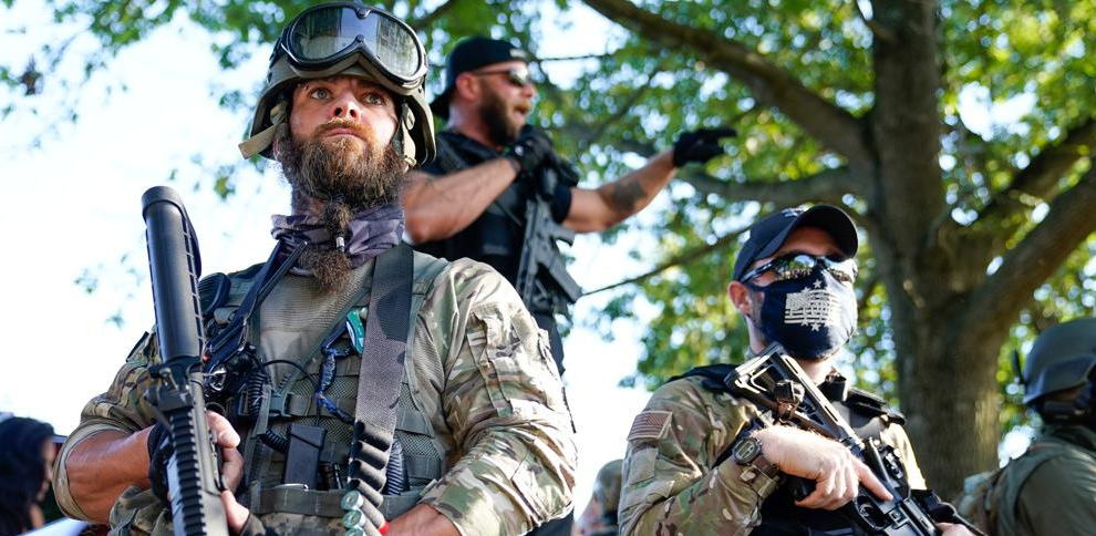 Estados Unidos contrata a mercenarios para cazar a 1.5 millones de migrantes