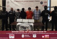 Caen en Tijuana sujetos armados abordo de un taxi