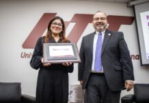 Presenta INEBC memoria gráfica del proceso electoral 2023-2024 a estudiantes de UTT