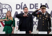 Encabeza Ismael Burgueño acto cívico por el Día de la Bandera