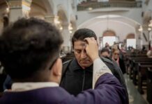 Fieles celebran Miércoles de Ceniza en Tijuana