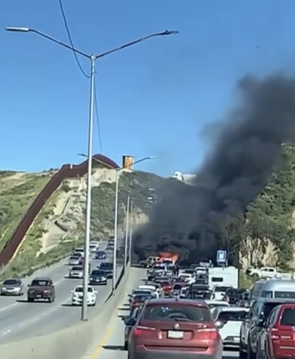 Siete detenidos en Baja California tras jornada de incidentes; restablecen transporte y movilidad