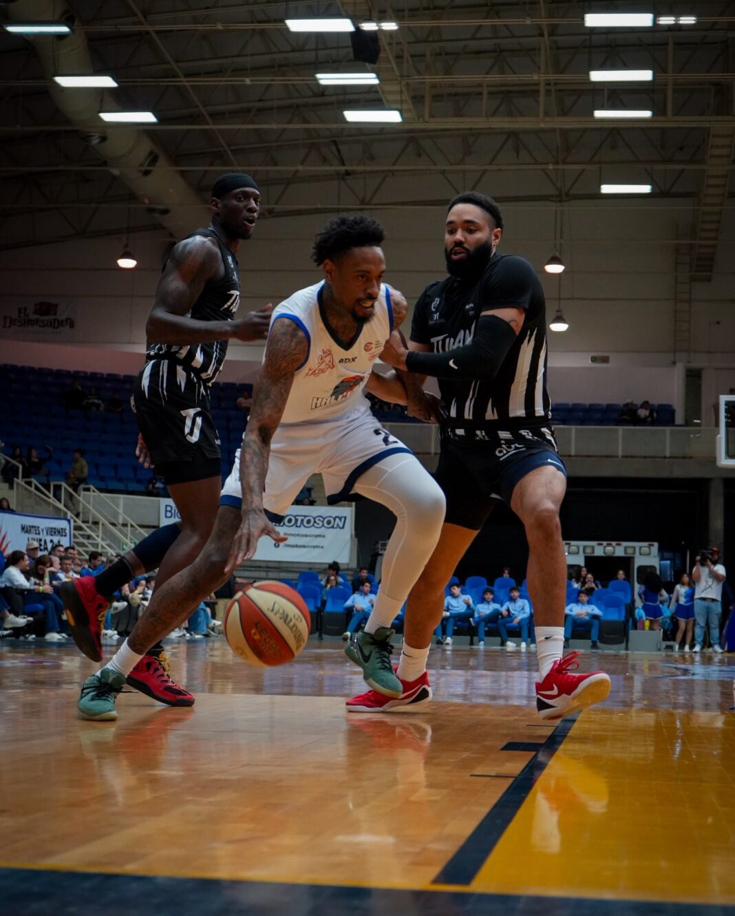 Zonkeys sostiene duelo intenso y cerrado en calidad de visitante ante Halcones