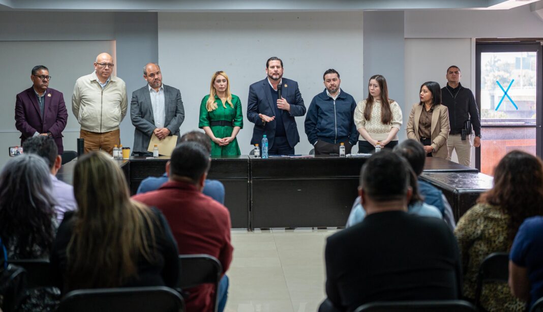 Atiende Ismael Burgueño a representantes de agrupaciones de policías municipales