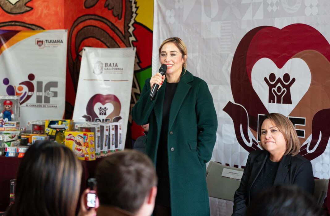 Atestigua Síndica Procuradora entrega de juguetes a DIF BC gestionados por Gobierno de Tijuana