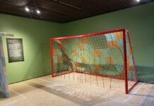 Betsabeé Romero inaugura “Con la camiseta puesta”, homenaje a la afición migrante