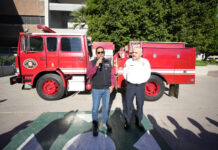 Diputado entrega camión forestal a bomberos del Valle de Mexicali