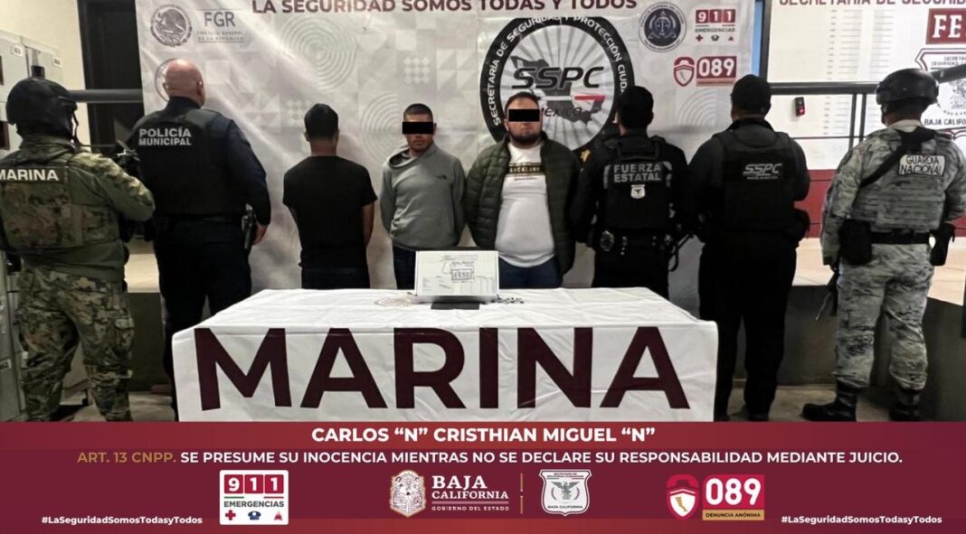 Dos adultos y un menor capturados con arma de fuego